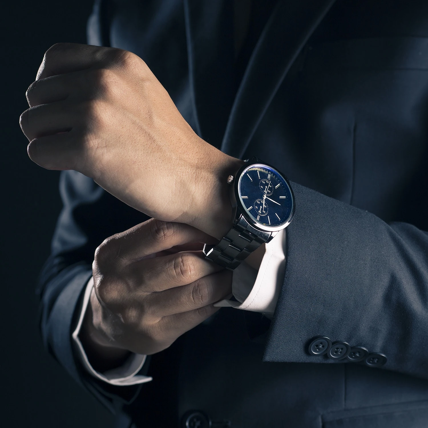 Klagenfurt Uhrenbeweger Rechts-Links-Lauf 12 Uhren LED Touch-Display – Bild 2